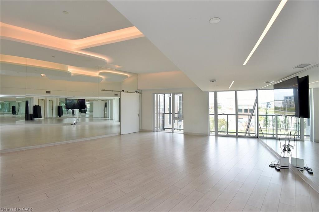 B1006-3200 Dakota Common, Burlington, ON - Indoor Photo Showing Other Room