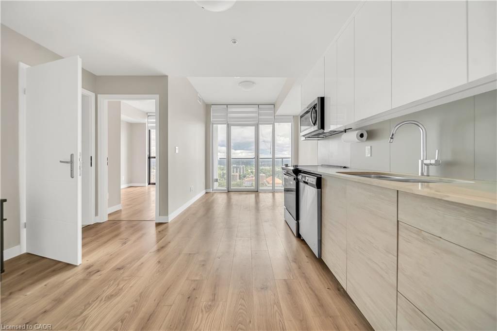 2404-60 Frederick Street, Kitchener, ON - Indoor Photo Showing Kitchen