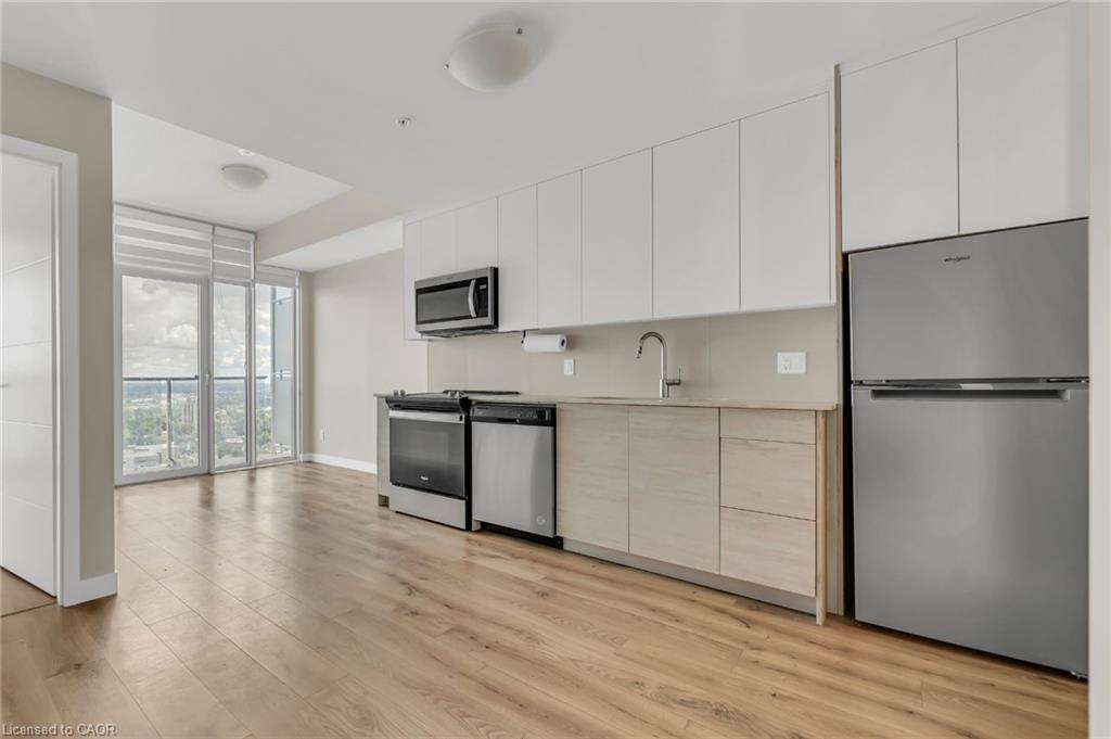 2404-60 Frederick Street, Kitchener, ON - Indoor Photo Showing Kitchen