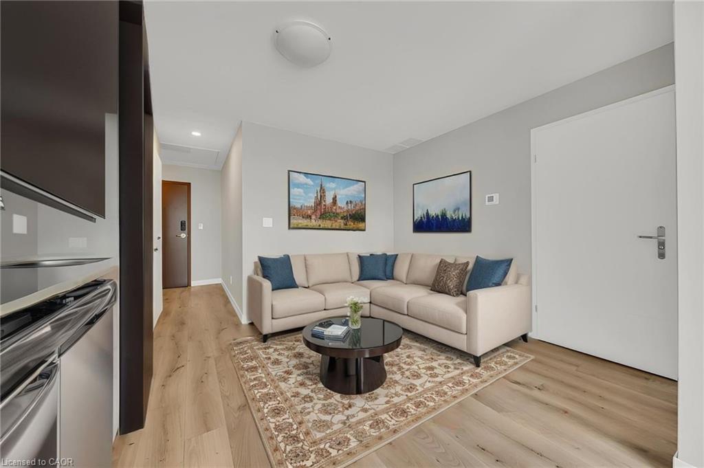 2404-60 Frederick Street, Kitchener, ON - Indoor Photo Showing Living Room
