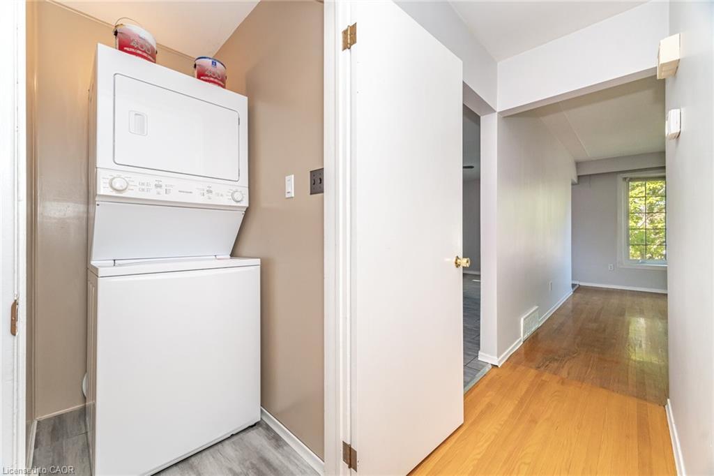 7 Maitland Avenue, Hamilton, ON - Indoor Photo Showing Laundry Room