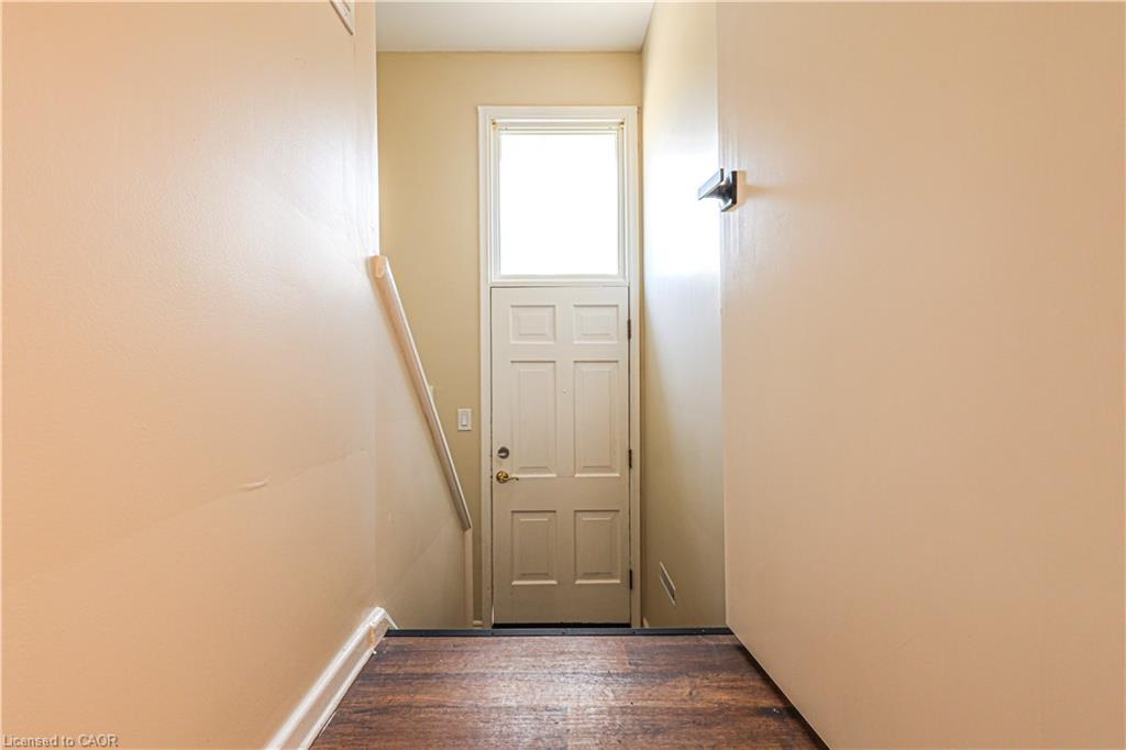 39 Carousel Avenue, Hamilton, ON - Indoor Photo Showing Other Room