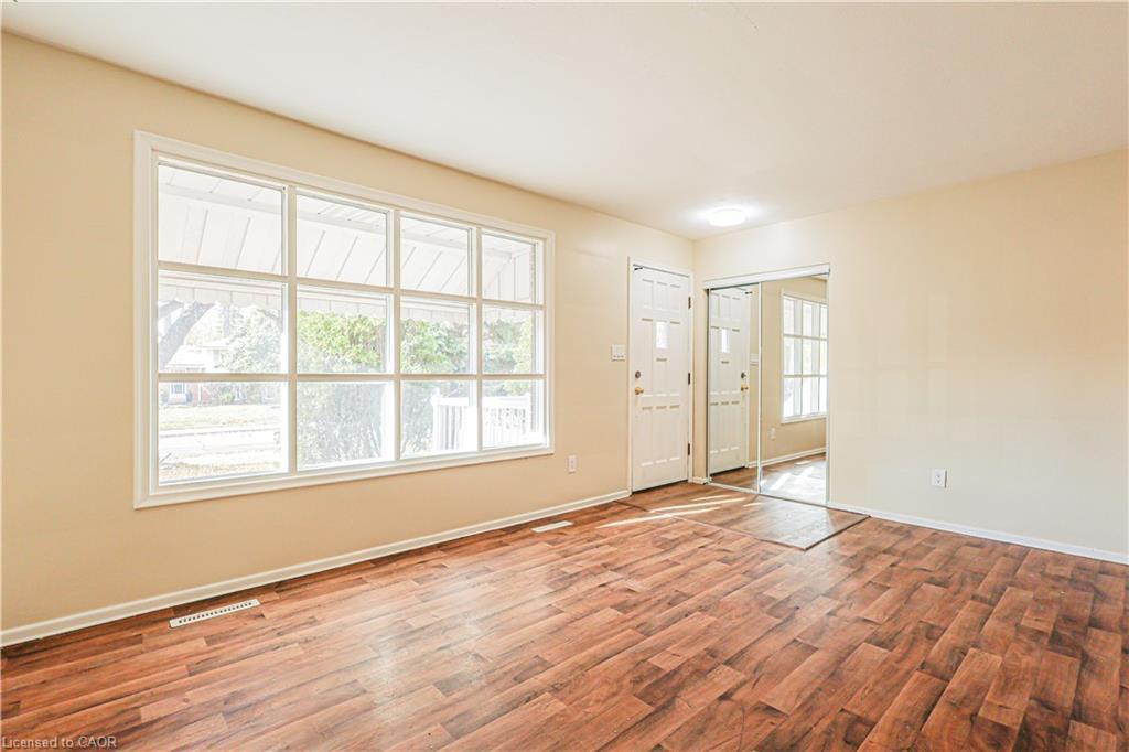 39 Carousel Avenue, Hamilton, ON - Indoor Photo Showing Other Room