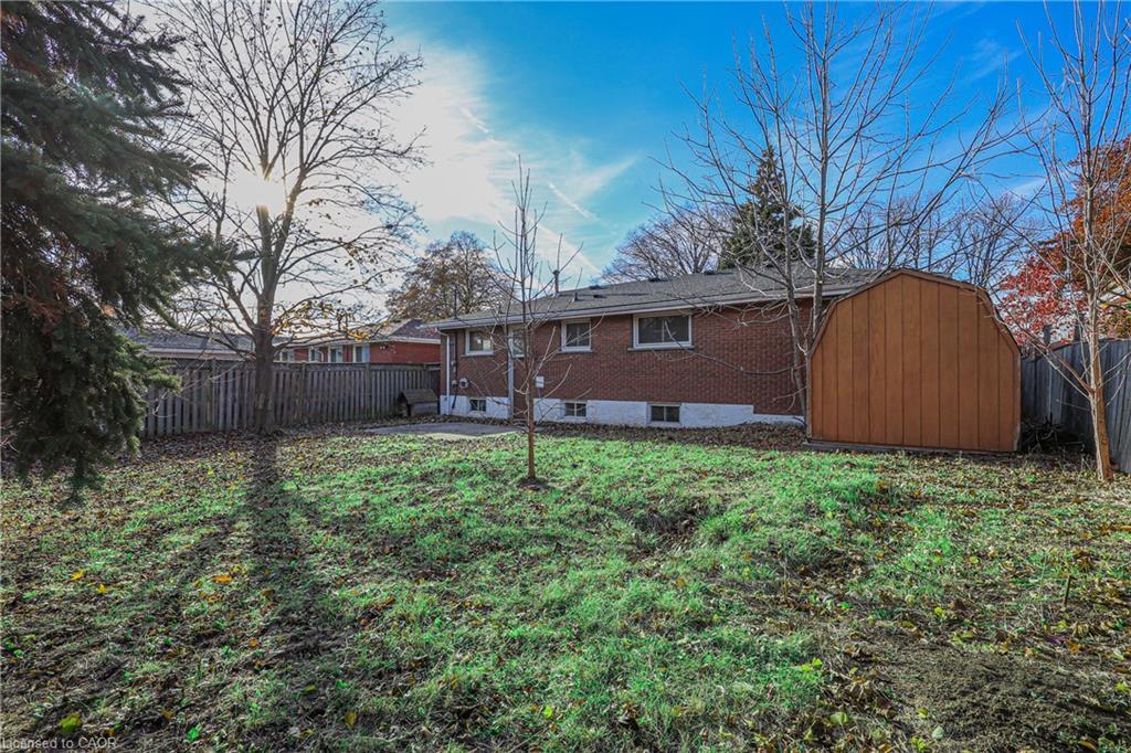 39 Carousel Avenue, Hamilton, ON - Outdoor