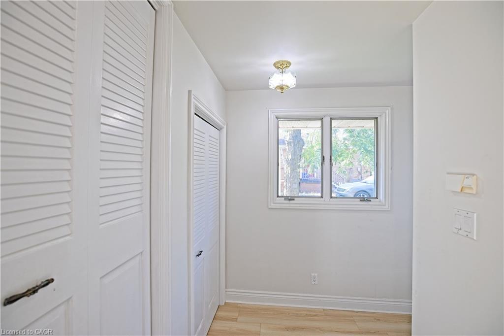 32 Oriole Avenue, Hamilton, ON - Indoor Photo Showing Other Room