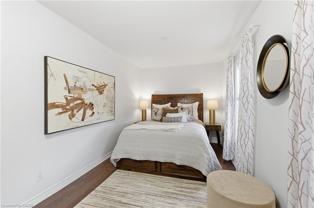 190 Wood Street E, Hamilton, ON - Indoor Photo Showing Bedroom