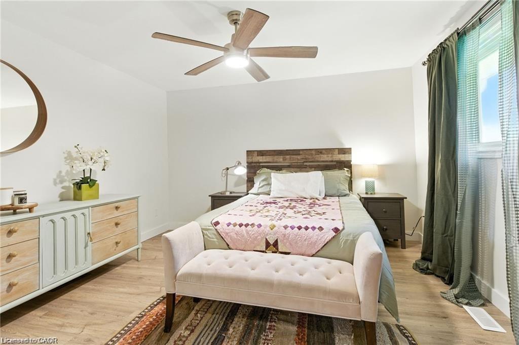 19 Wallace Place, Caledonia, ON - Indoor Photo Showing Bedroom