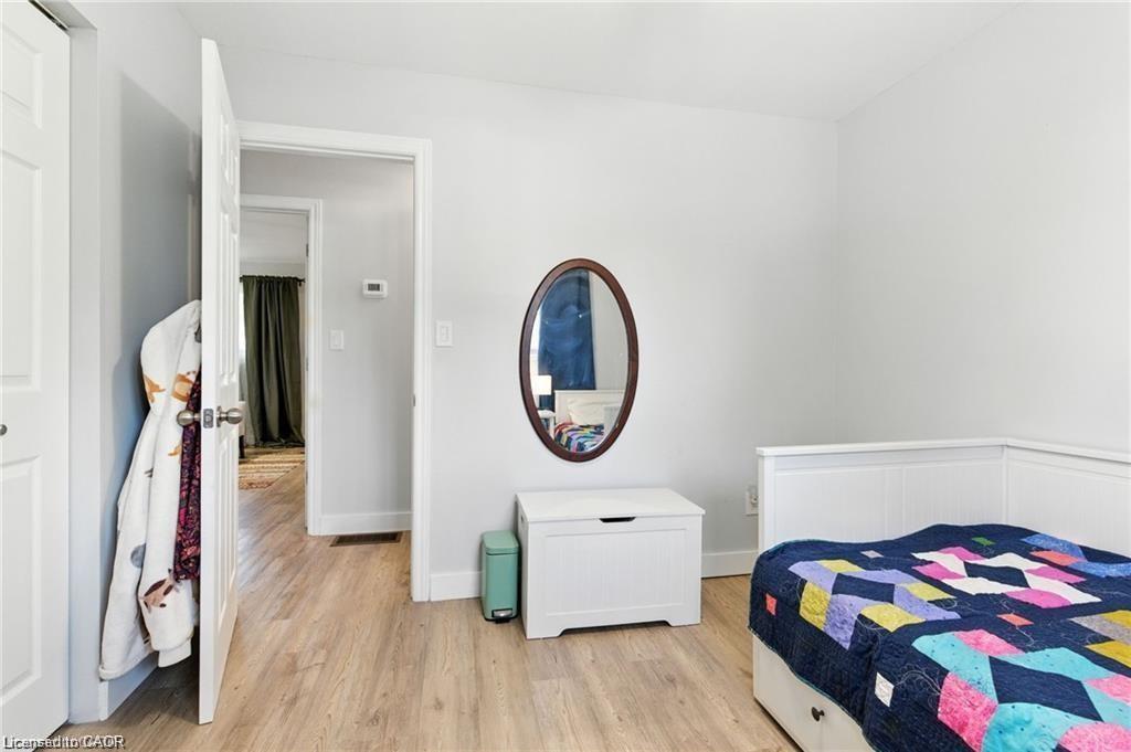 19 Wallace Place, Caledonia, ON - Indoor Photo Showing Bedroom