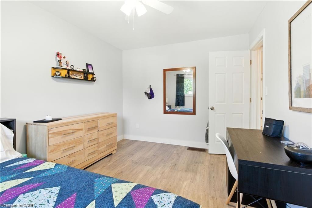 19 Wallace Place, Caledonia, ON - Indoor Photo Showing Other Room