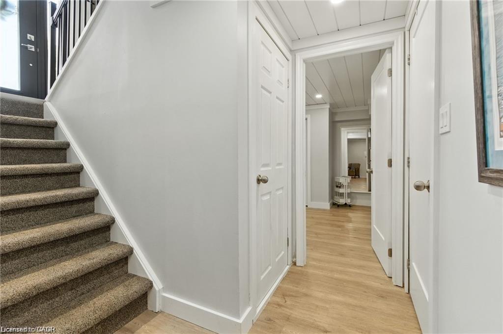 19 Wallace Place, Caledonia, ON - Indoor Photo Showing Other Room