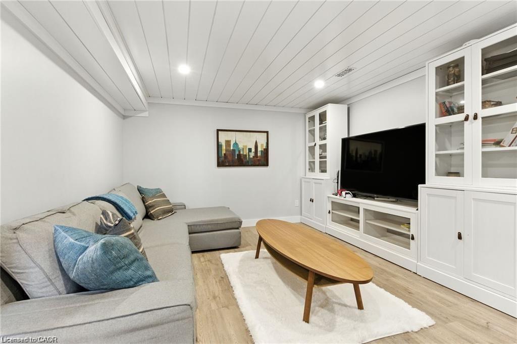 19 Wallace Place, Caledonia, ON - Indoor Photo Showing Other Room