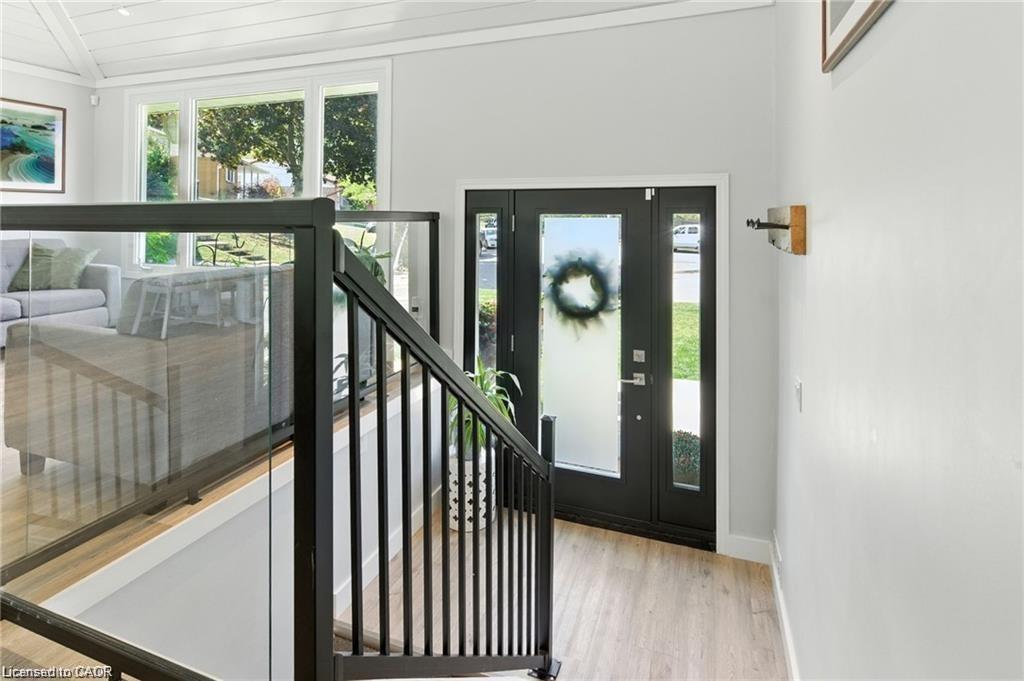 19 Wallace Place, Caledonia, ON - Indoor Photo Showing Other Room