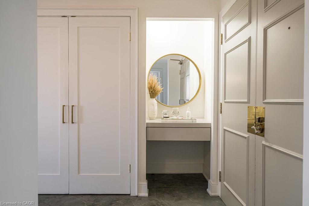 900-49 Robinson Street, Hamilton, ON - Indoor