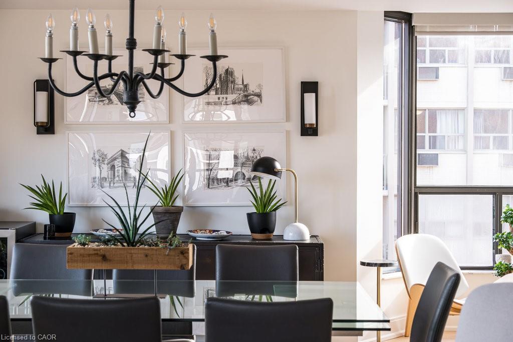 900-49 Robinson Street, Hamilton, ON - Indoor Photo Showing Dining Room