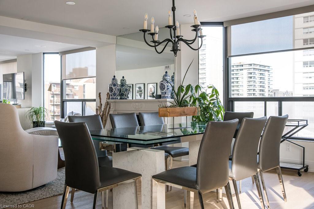 900-49 Robinson Street, Hamilton, ON - Indoor Photo Showing Dining Room