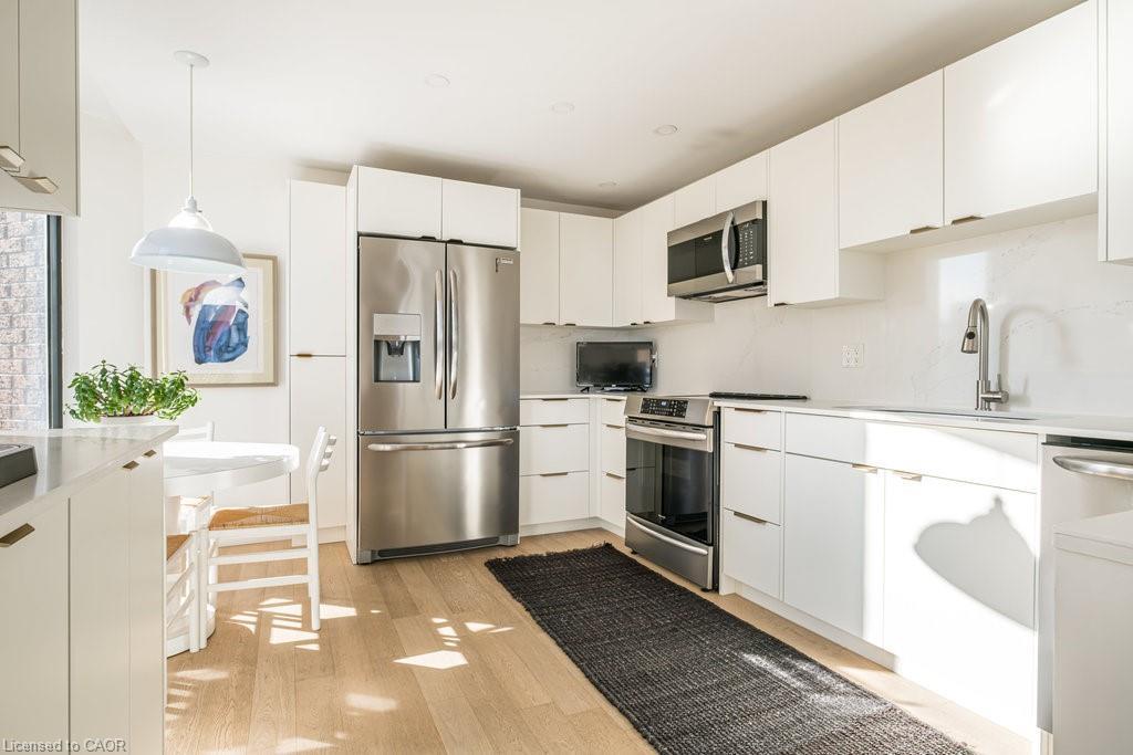 900-49 Robinson Street, Hamilton, ON - Indoor Photo Showing Kitchen With Upgraded Kitchen