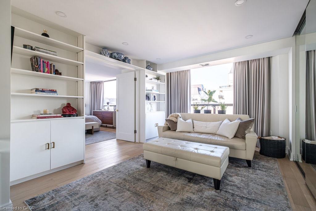 900-49 Robinson Street, Hamilton, ON - Indoor