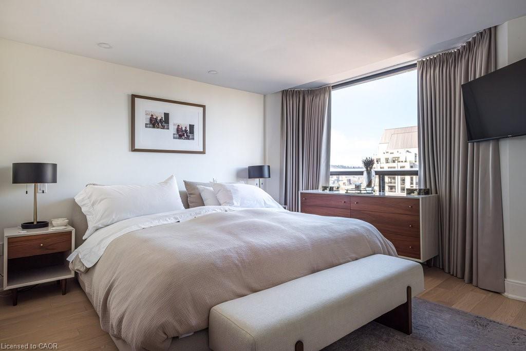 900-49 Robinson Street, Hamilton, ON - Indoor Photo Showing Bedroom