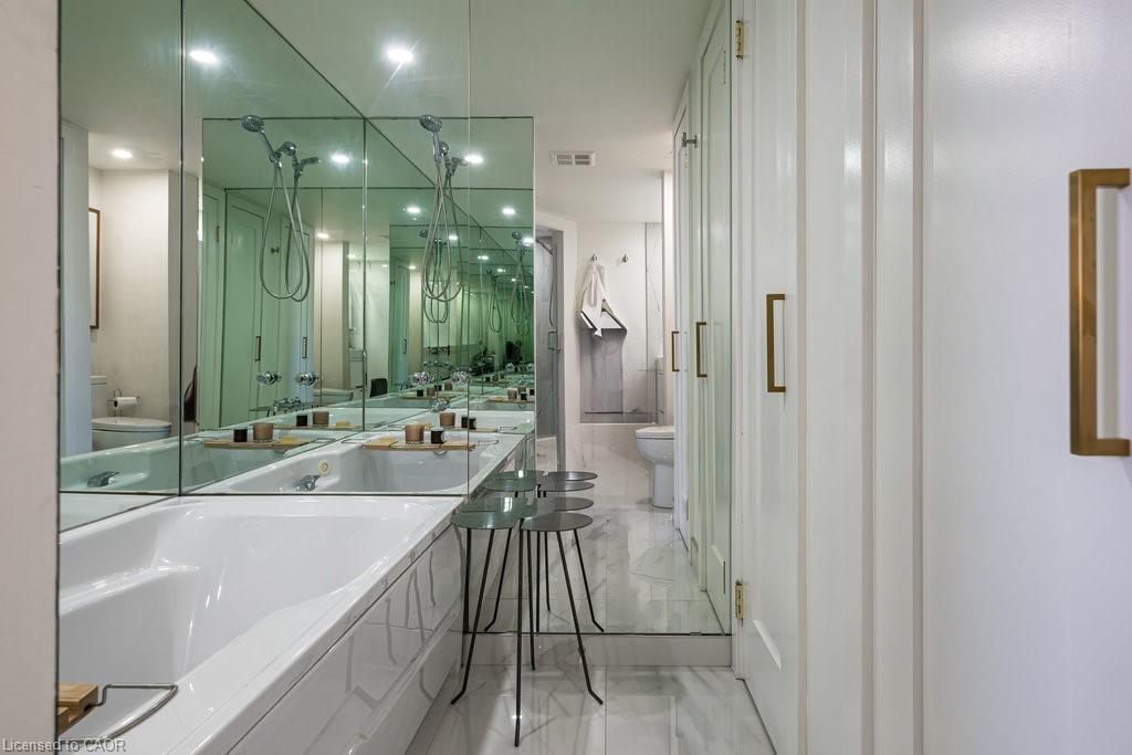 900-49 Robinson Street, Hamilton, ON - Indoor Photo Showing Bathroom