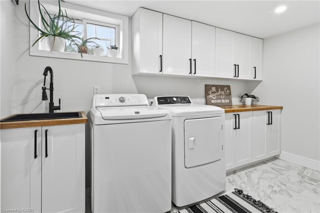 34 Dora Drive, Simcoe, ON - Indoor Photo Showing Laundry Room
