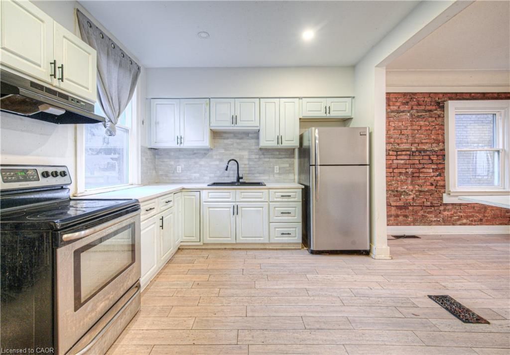 750 Cannon Street E, Hamilton, ON - Indoor Photo Showing Kitchen