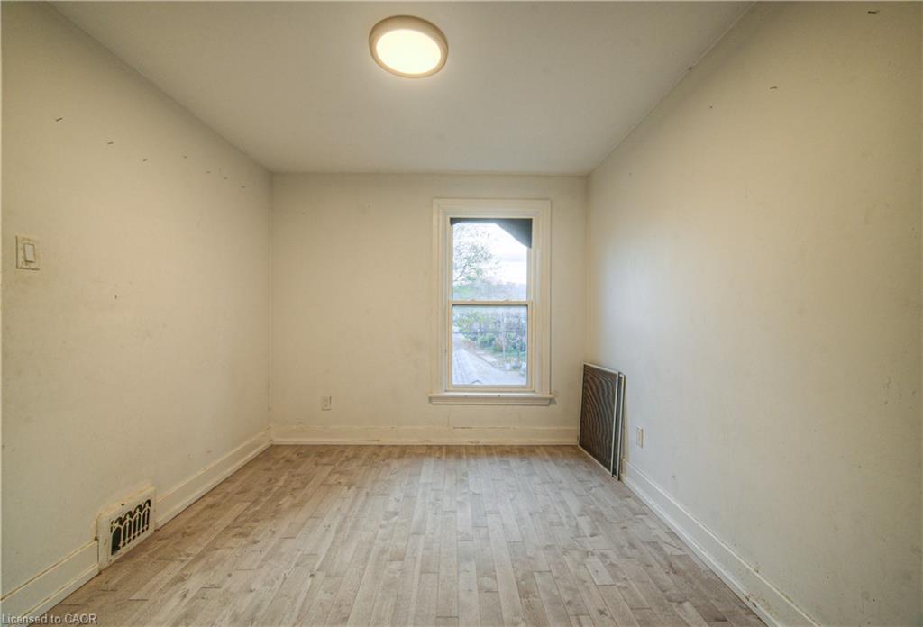 750 Cannon Street E, Hamilton, ON - Indoor Photo Showing Other Room