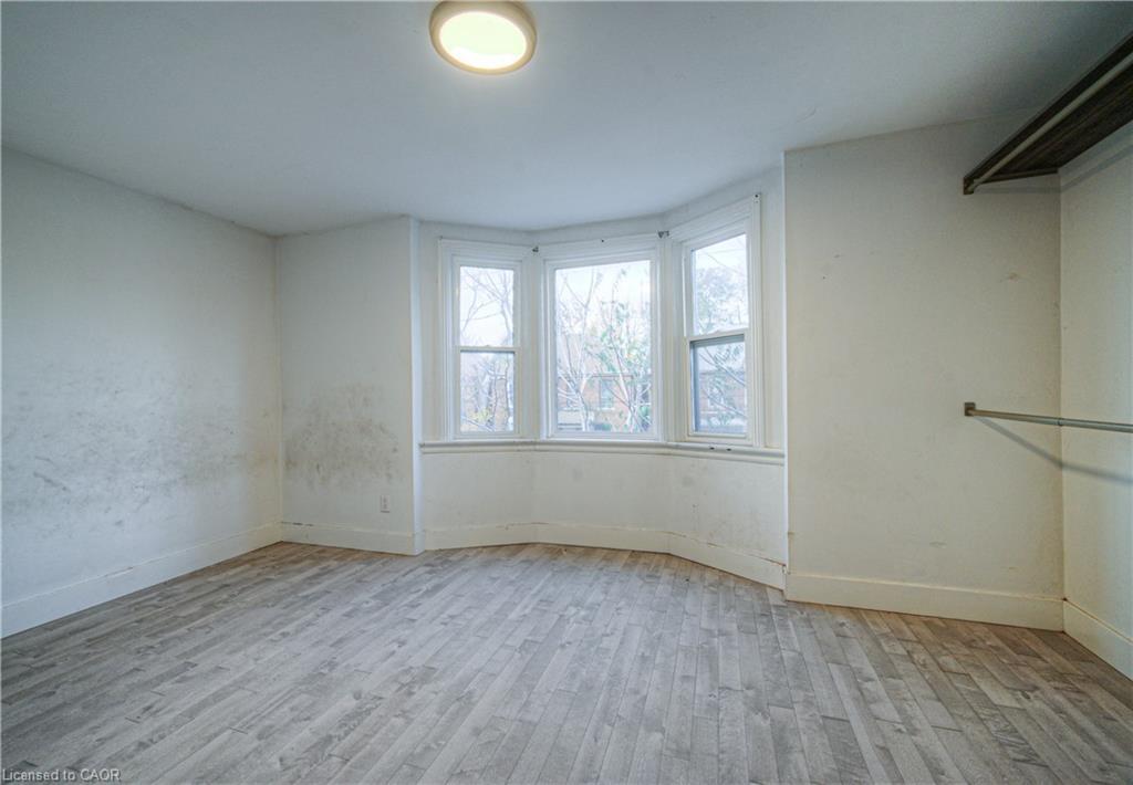 750 Cannon Street E, Hamilton, ON - Indoor Photo Showing Other Room