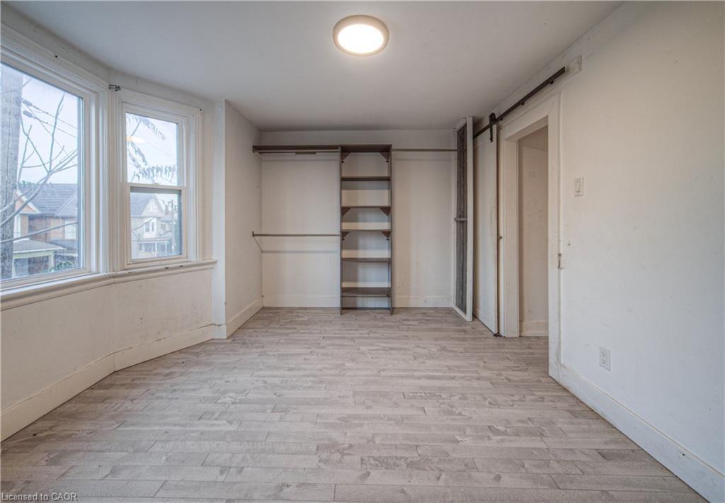 750 Cannon Street E, Hamilton, ON - Indoor Photo Showing Other Room