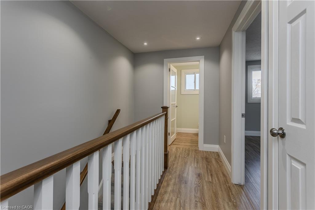 30 Graywood Road, Hamilton, ON - Indoor Photo Showing Other Room