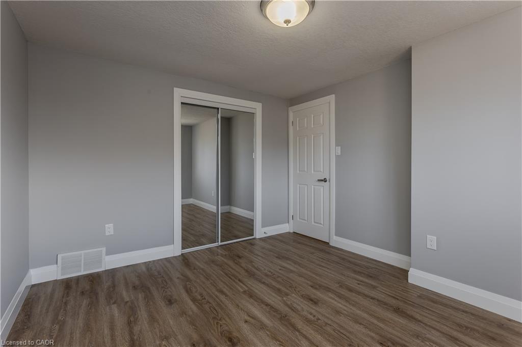 30 Graywood Road, Hamilton, ON - Indoor Photo Showing Other Room