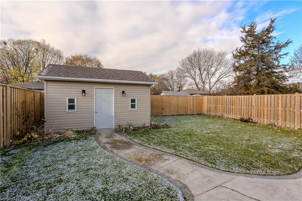 30 Graywood Road, Hamilton, ON - Outdoor