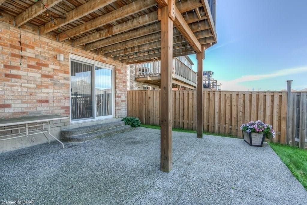 580 Activa Avenue, Kitchener, ON - Outdoor