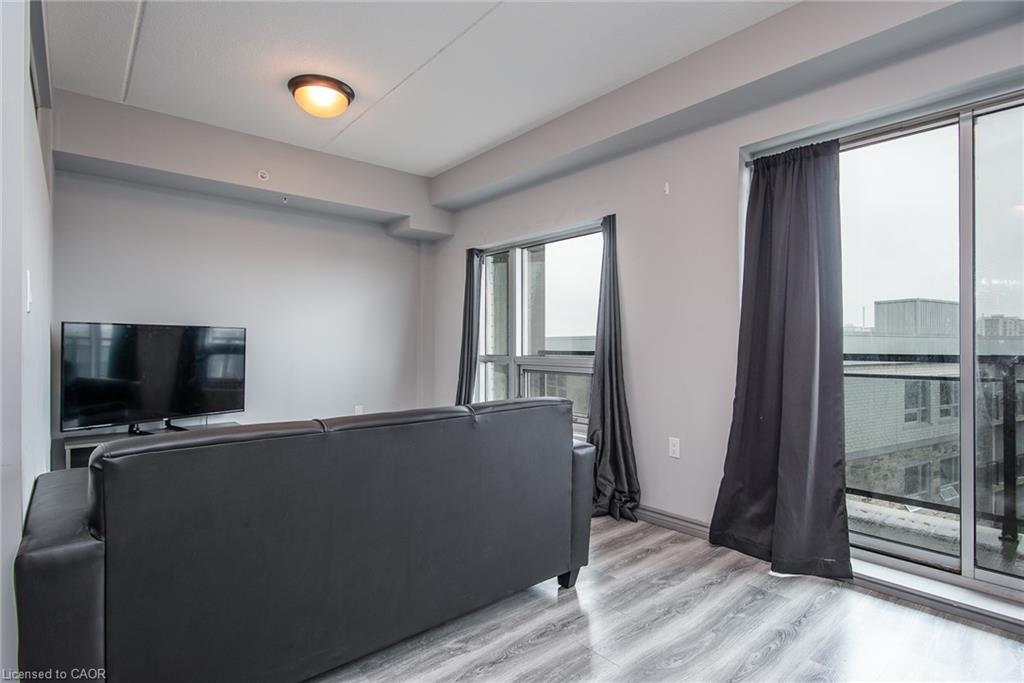 609F-275 Larch Street, Waterloo, ON - Indoor