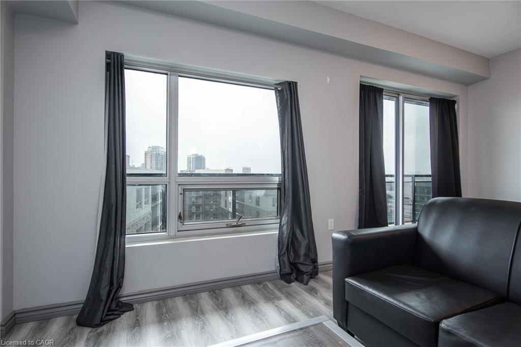 609F-275 Larch Street, Waterloo, ON - Indoor
