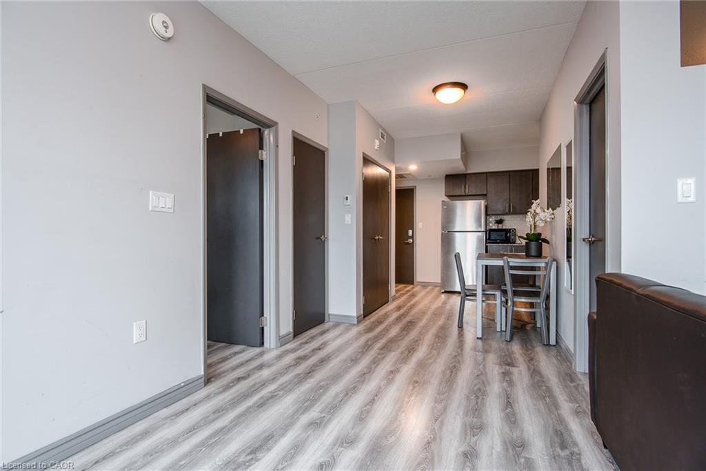 609F-275 Larch Street, Waterloo, ON - Indoor