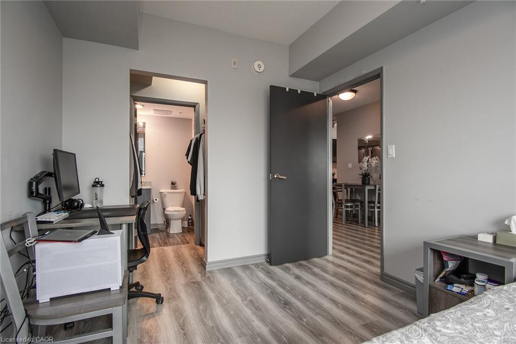 609F-275 Larch Street, Waterloo, ON - Indoor