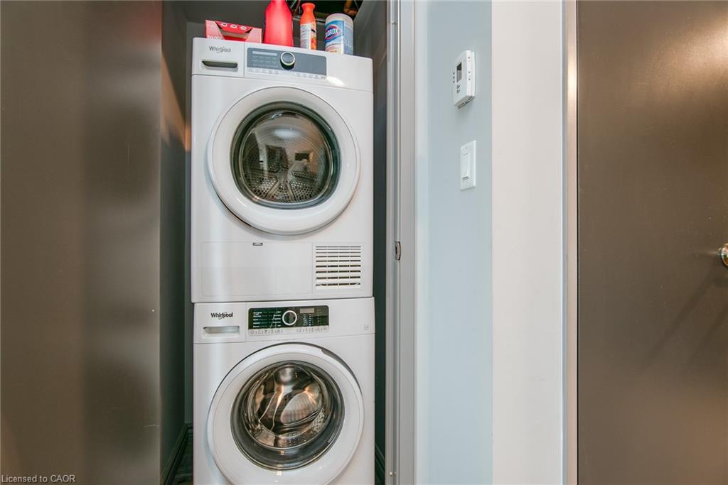609F-275 Larch Street, Waterloo, ON - Indoor Photo Showing Laundry Room