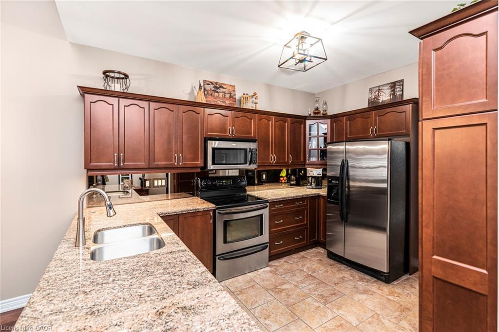13 Mulligan Trail, Hamilton, ON - Indoor Photo Showing Kitchen With Double Sink