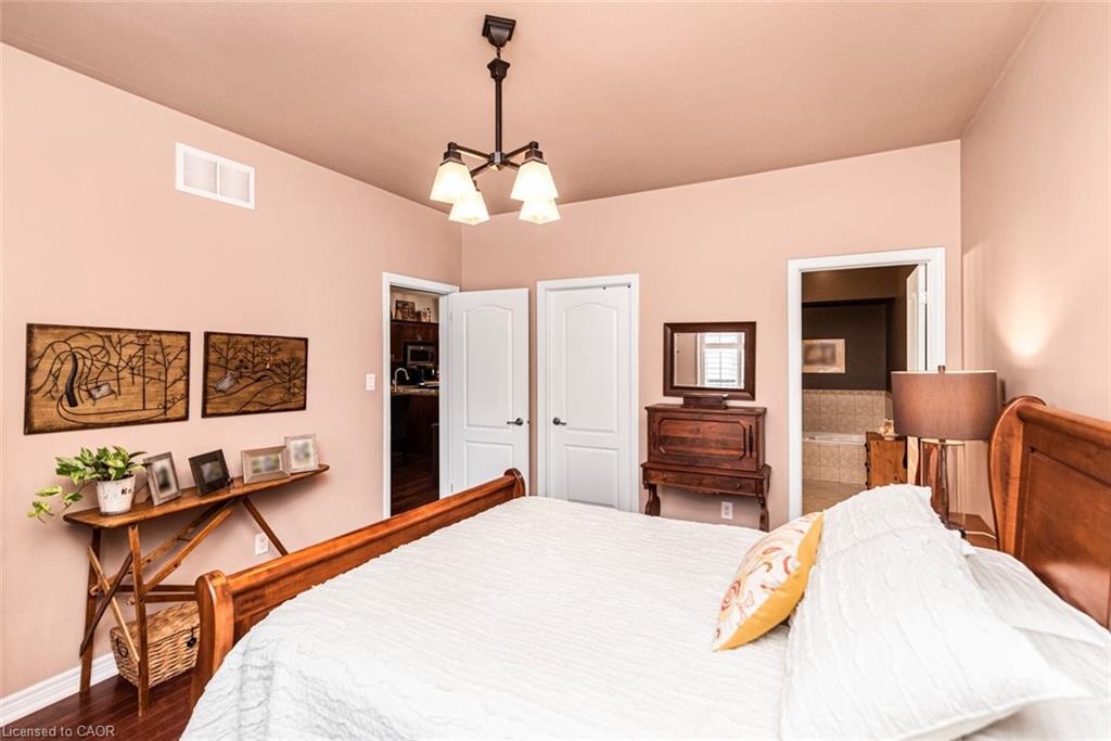 13 Mulligan Trail, Hamilton, ON - Indoor Photo Showing Bedroom