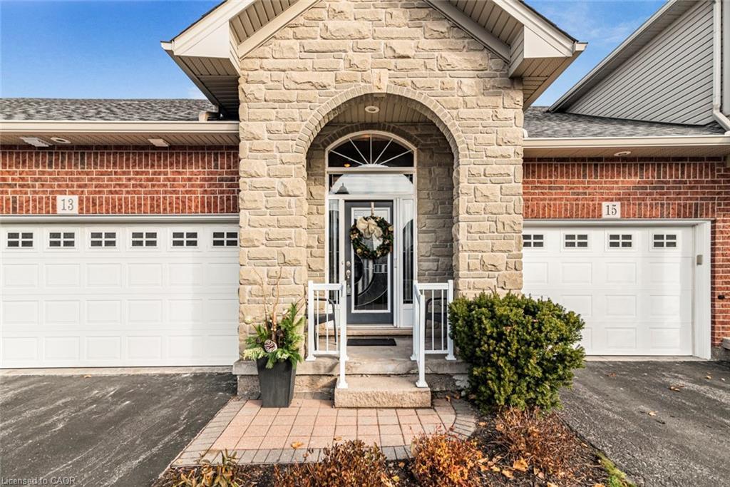13 Mulligan Trail, Hamilton, ON - Outdoor