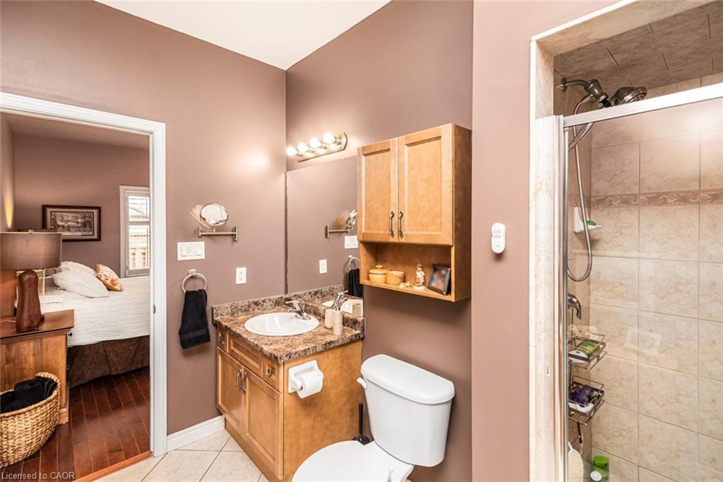 13 Mulligan Trail, Hamilton, ON - Indoor Photo Showing Bathroom