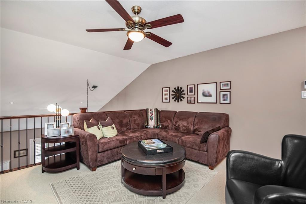 13 Mulligan Trail, Hamilton, ON - Indoor Photo Showing Living Room