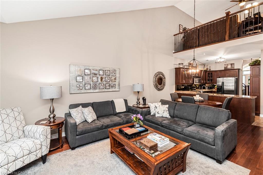 13 Mulligan Trail, Hamilton, ON - Indoor Photo Showing Living Room