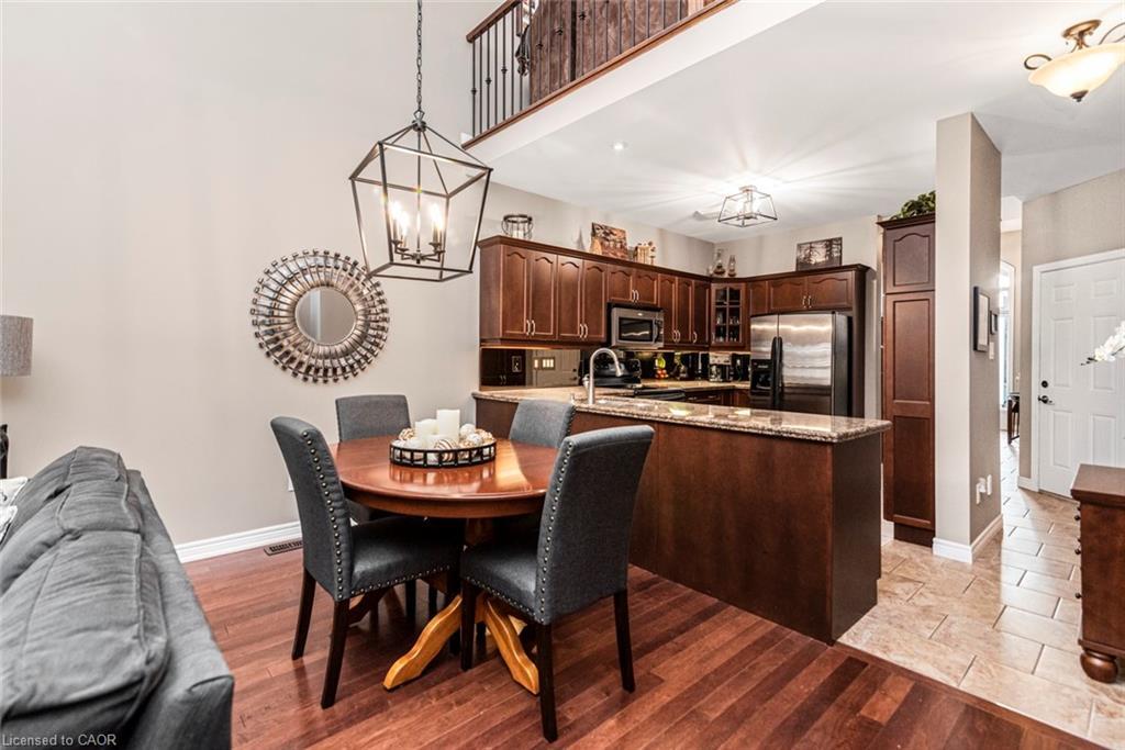 13 Mulligan Trail, Hamilton, ON - Indoor Photo Showing Dining Room