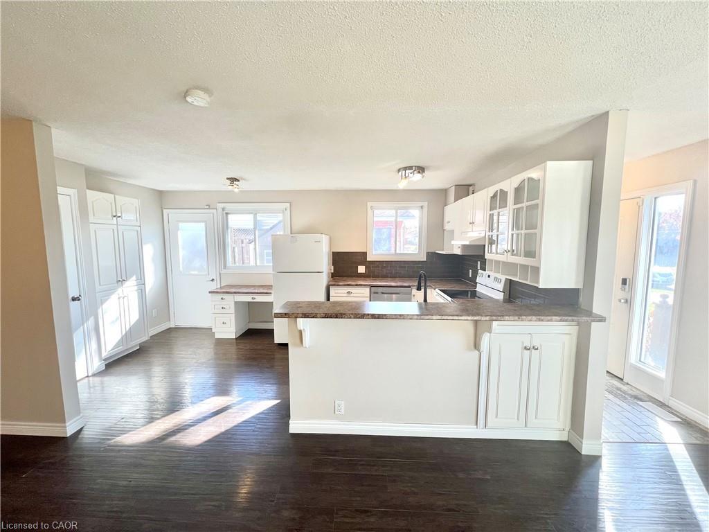 899 Prestwick Crescent, Sarnia, ON - Indoor Photo Showing Kitchen