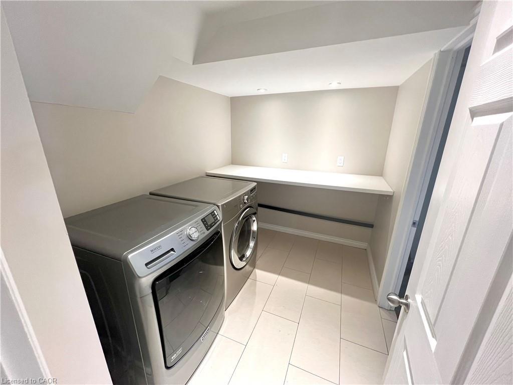 899 Prestwick Crescent, Sarnia, ON - Indoor Photo Showing Laundry Room