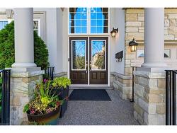 20 Lorupe Court Ancaster, ON L9G 0C8