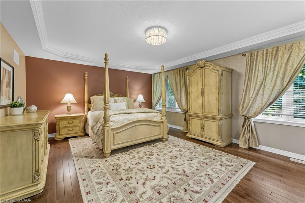 20 Lorupe Court, Ancaster, ON - Indoor Photo Showing Bedroom
