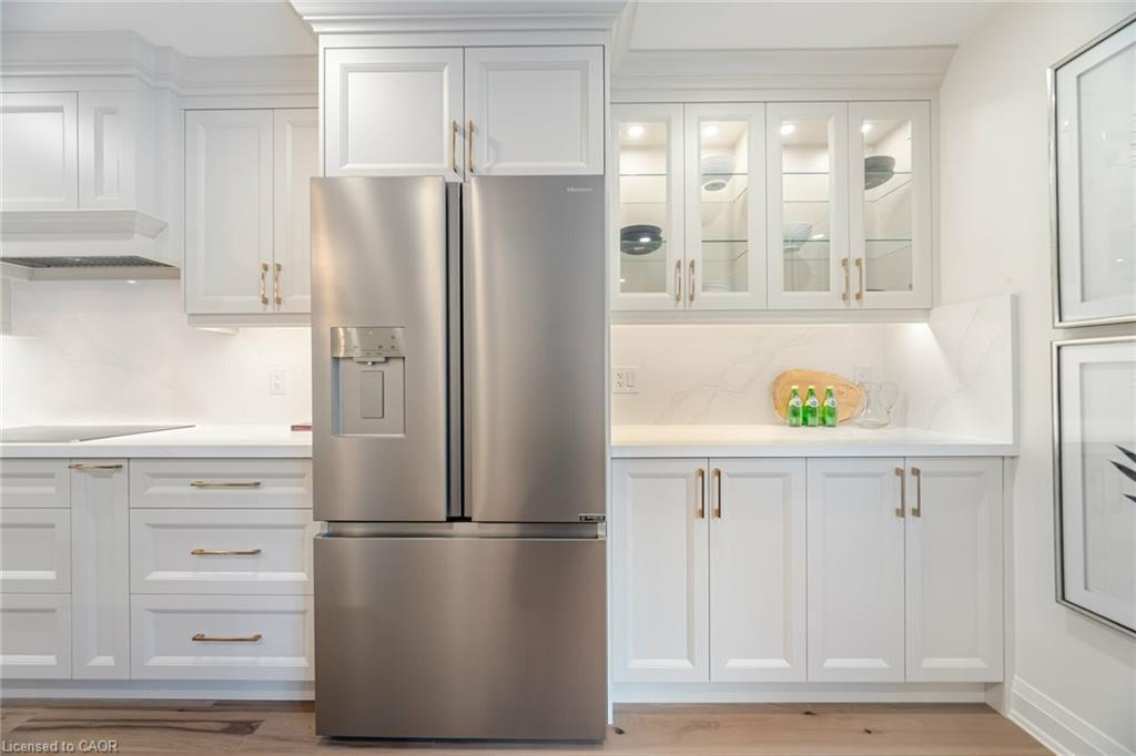 3150 Bentworth Drive, Burlington, ON - Indoor Photo Showing Kitchen