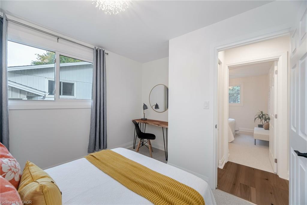 3150 Bentworth Drive, Burlington, ON - Indoor Photo Showing Bedroom